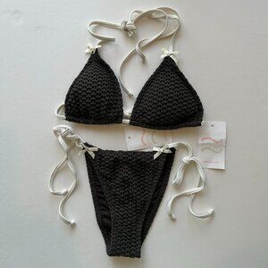 Dippin’ Daisy’s Palm top & Bondi bottom